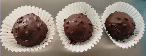 Последние блоги о компании Инновационная технология одновременного нанесения шоколадной и арахисовой глазури успешно решает проблему производства моти.