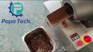 финиковый шарик с покрытием из какао-порошка