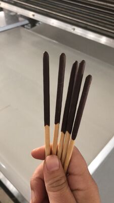 Хорошая цена Машина для покрытия шоколадом бисквитов Pocky, модель 900, 450-500 шт. в минуту онлайн